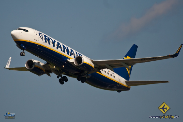 Boeing 737-8AS