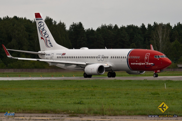 Boeing 737-8Q8