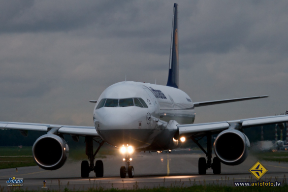Airbus A320-214