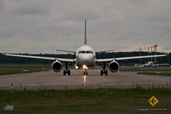 Airbus A320-211