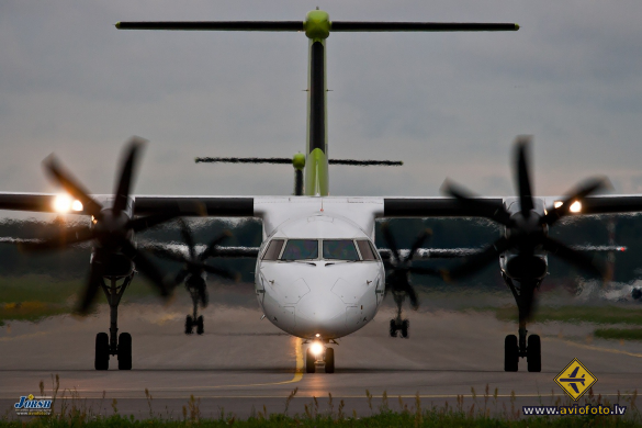 Bombardier DHC-8-402 Q400