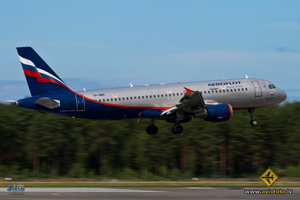 Airbus A320-214