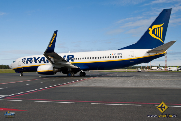 Boeing 737-8AS