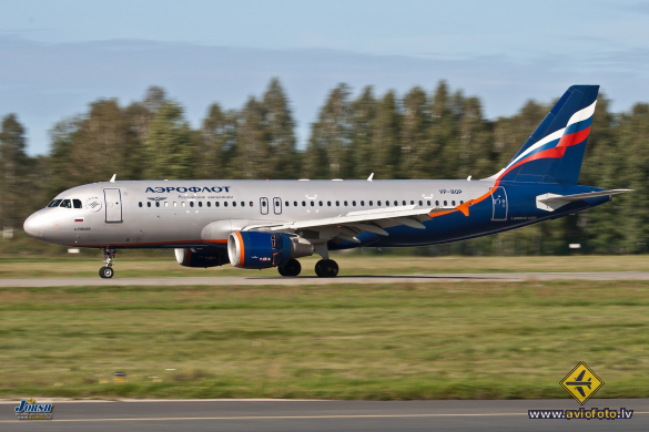 Airbus A320-214
