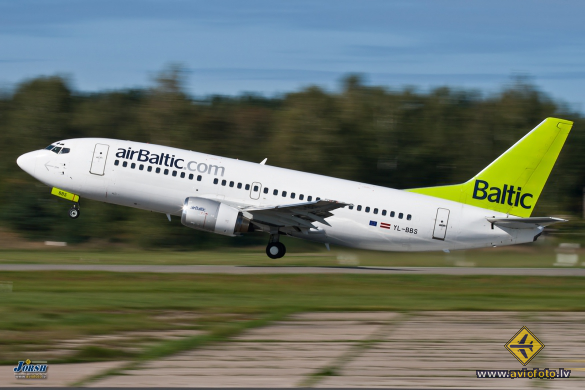 Boeing 737-31S