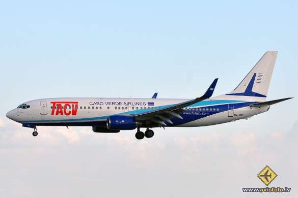 Boeing 737-83N