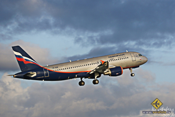 Airbus A320-214