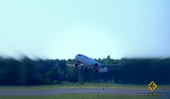 Boeing 737-36Q