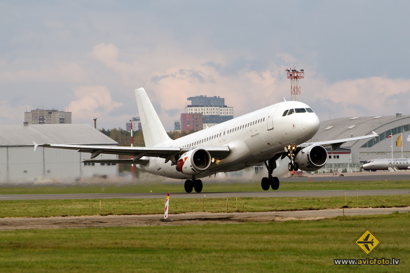 Airbus A320-211