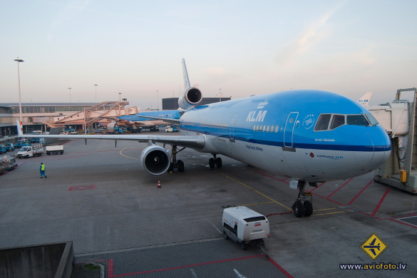 McDonnell Douglas MD-11