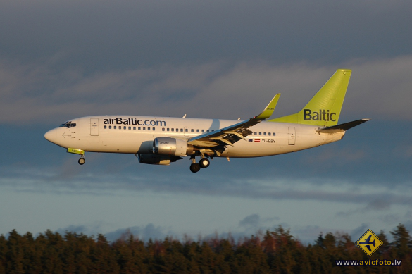 Boeing 737-36Q