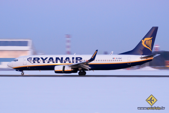 Boeing 737-8AS