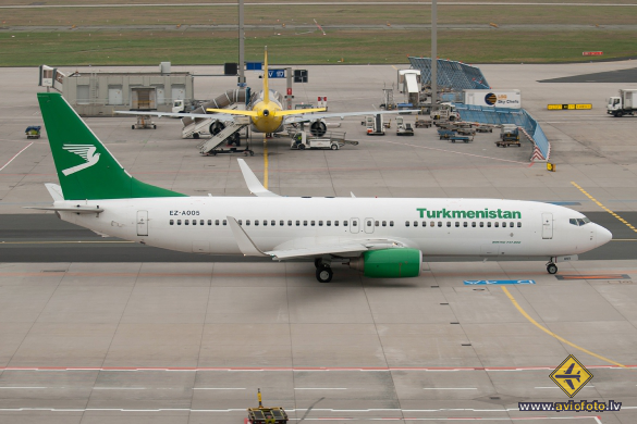 Boeing 737-82K