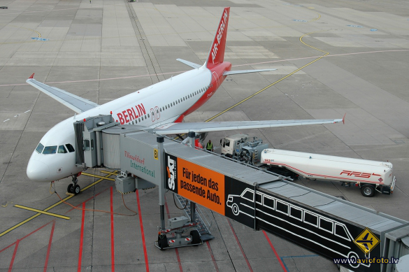 Airbus A320-214