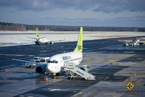 Boeing 737-522