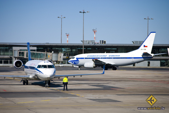 Boeing 737-55S