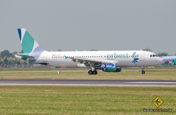 Airbus A320-214