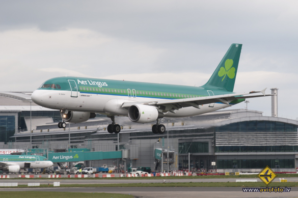 Airbus A320-214