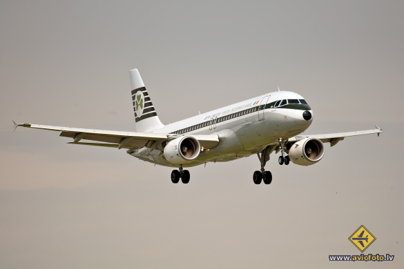 Airbus A320-214