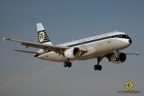 Airbus A320-214