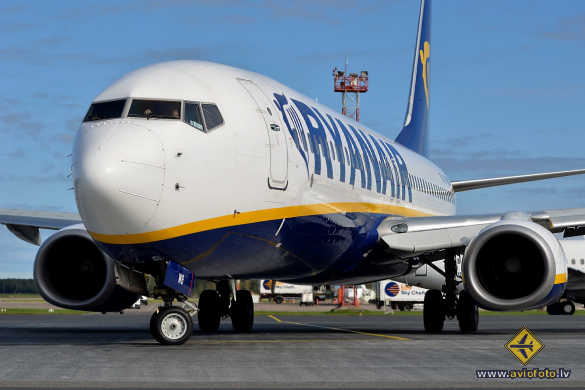 Boeing 737-8AS