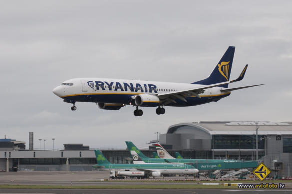 Boeing 737-8AS