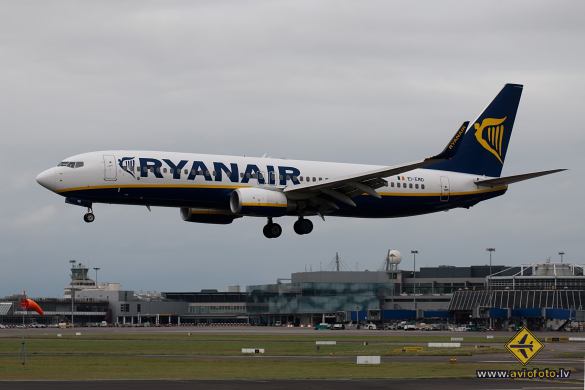Boeing 737-8AS