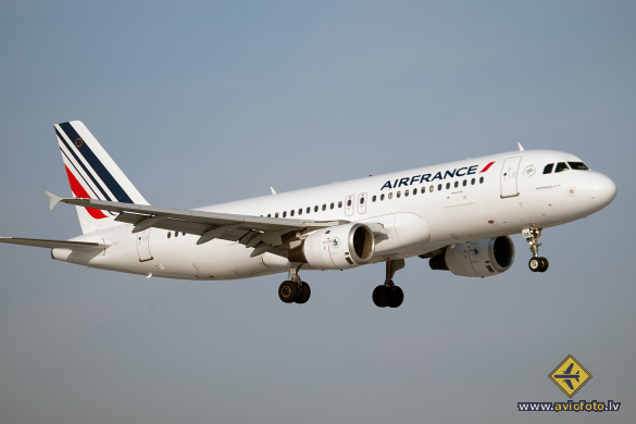 Airbus A320-211
