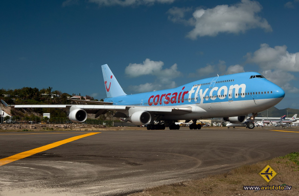 Boeing 747-422