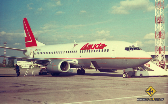 Boeing 737-3Z9