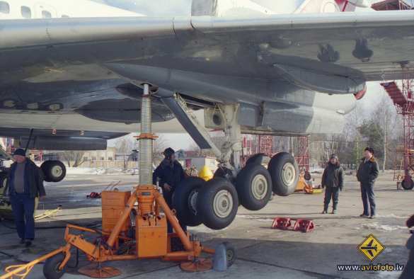 Tupolev Tu-154B-2