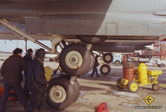 Tupolev Tu-154B-2