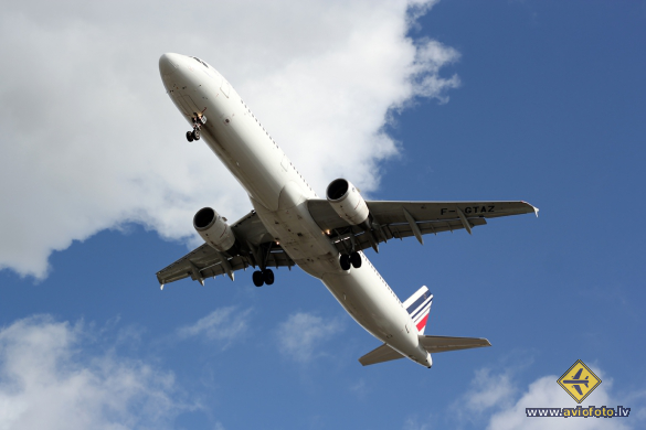 Airbus A321-212
