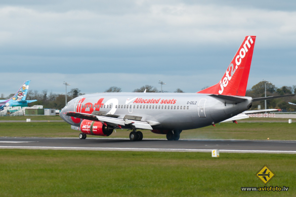 Boeing 737-377