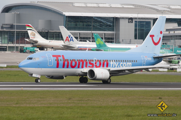Boeing 737-3U3