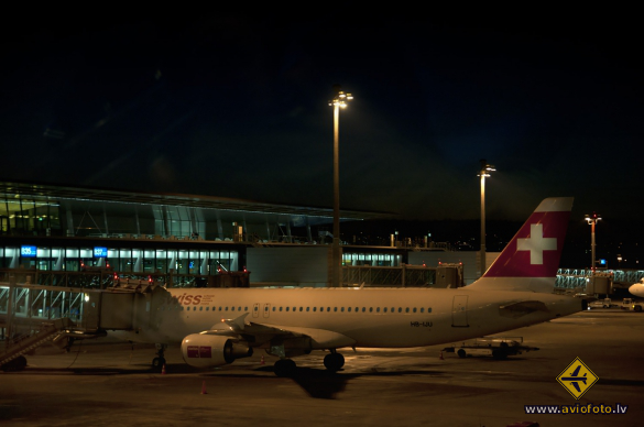 Airbus A320-214