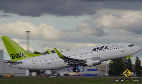 Boeing 737-33V