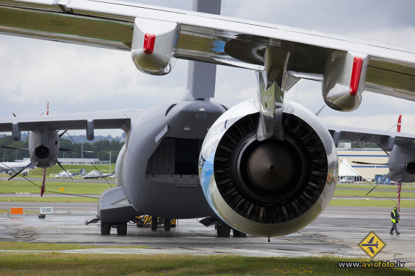 Airbus A380-841