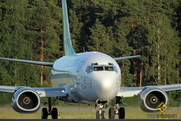 Boeing 737-522