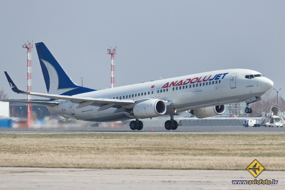 Boeing 737-8F2