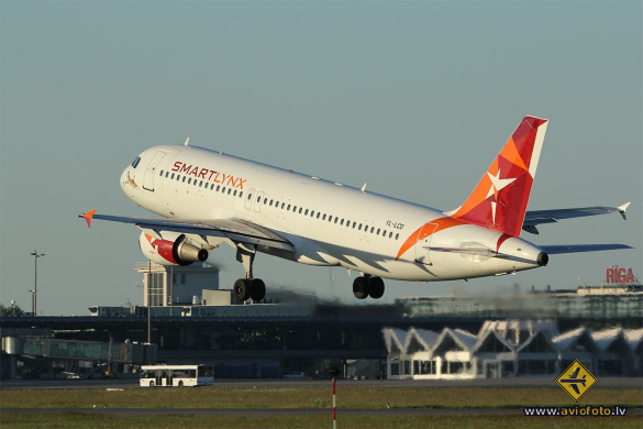 Airbus A320-211