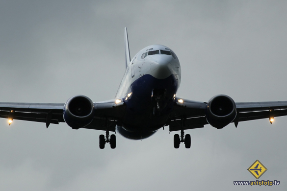 Boeing 737-524