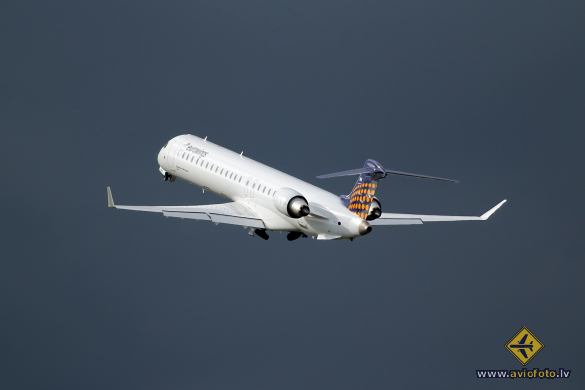 Bombardier CRJ-900LR (CL-600-2D24)
