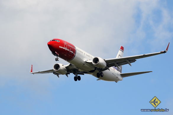 Boeing 737-8JP