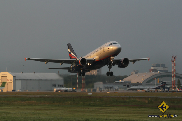 Airbus A319-112