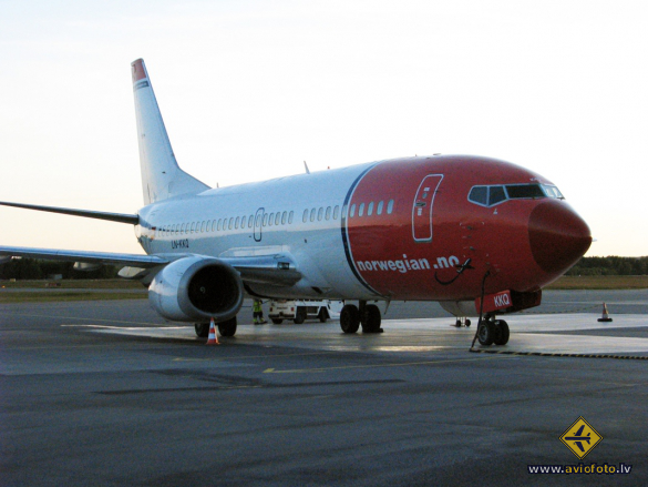 Boeing 737-36Q