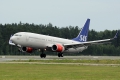 Boeing 737-883