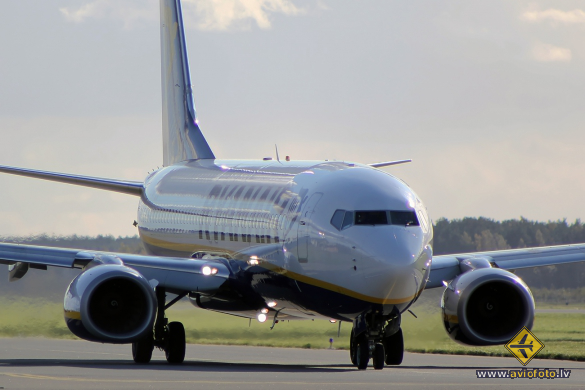 Boeing 737-8AS