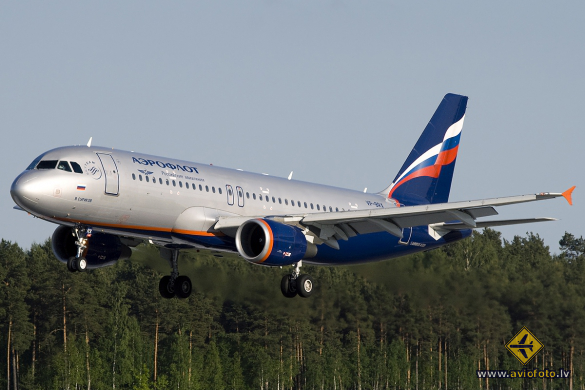 Airbus A320-214