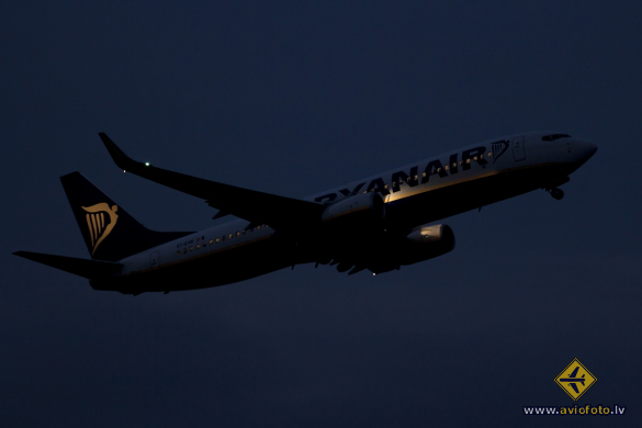 Boeing 737-8AS